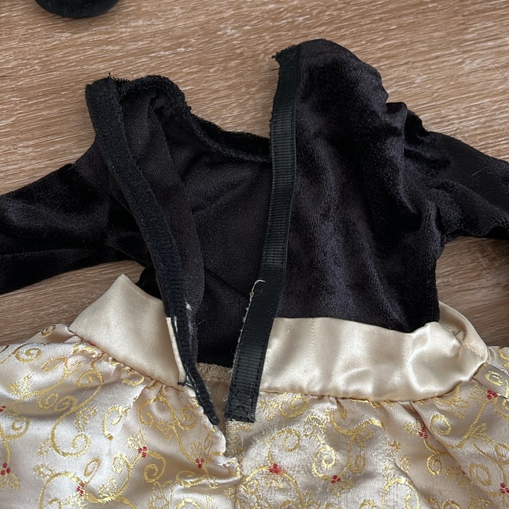 American Girl Midnight Holly Black and Gold DOLL Dress with Accessories - Picture 8 of 8